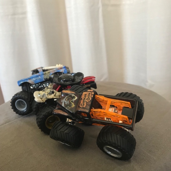 Set of six Monster truck matchbox cars - Picture 12 of 15